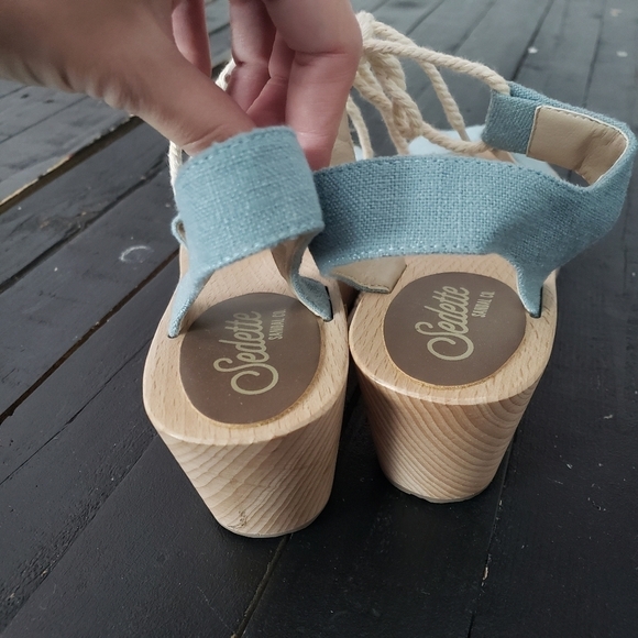 Sedette Sandal Co. Women's 7.5 Wooden Clog Sandals Blue Linen Straps Boho - Picture 3 of 11